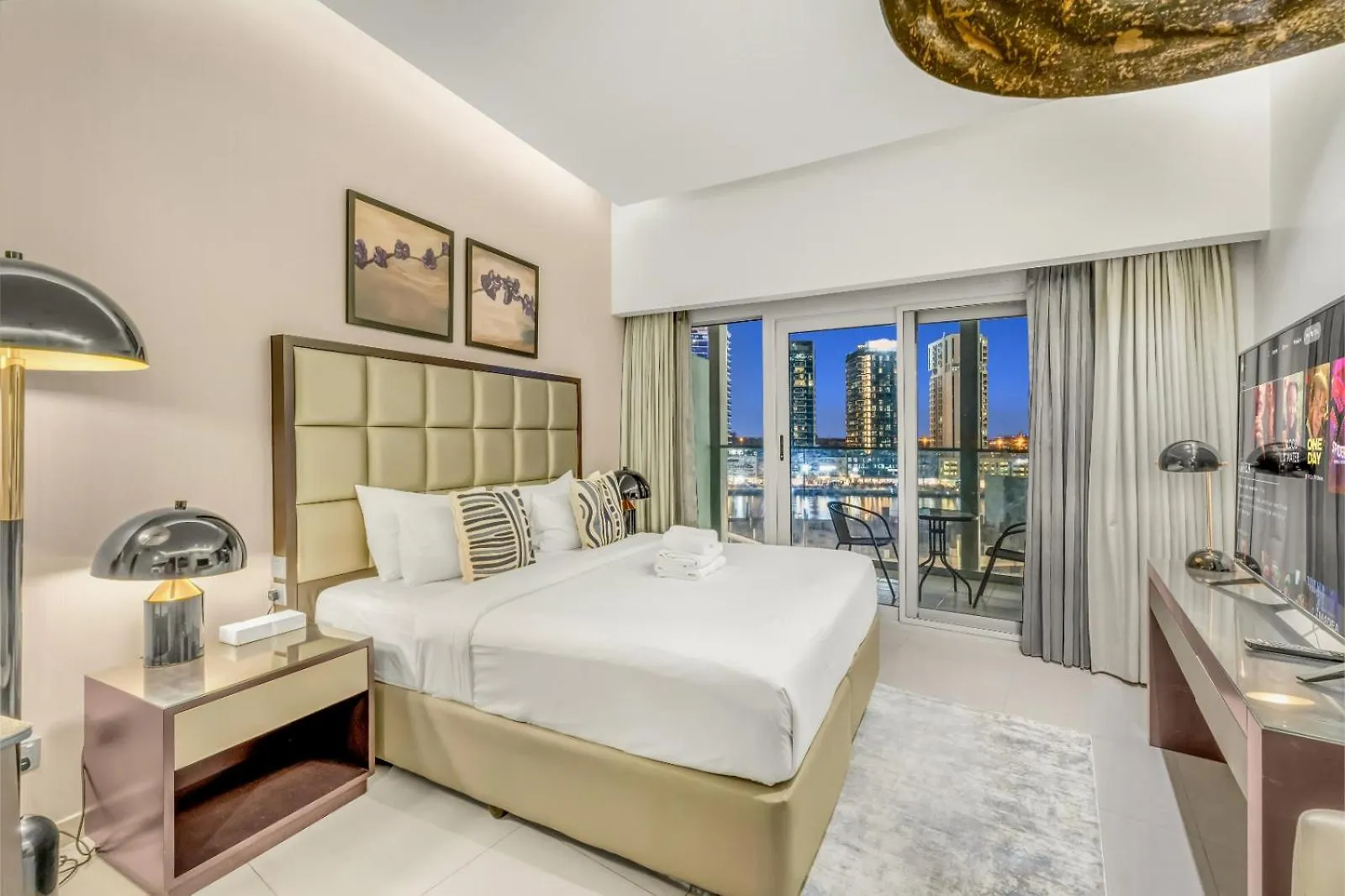 Lux Apt 5 Min Away From Burj Khalifa & Dubai Mall contacts